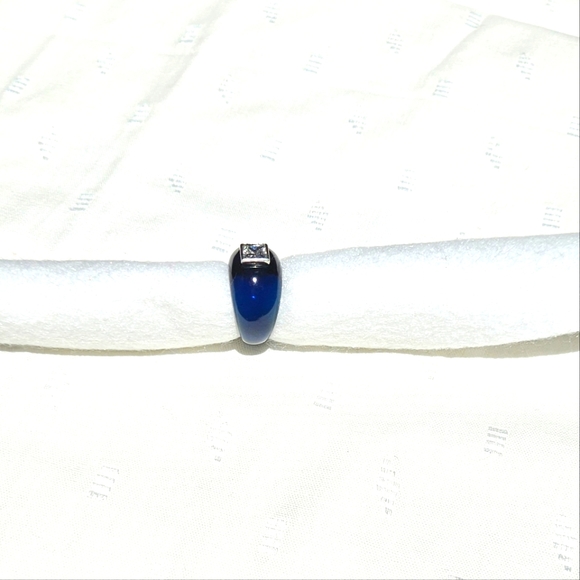Angelique de Paris navy lucite/cz/ss ring size 7 $45 - Picture 3 of 3